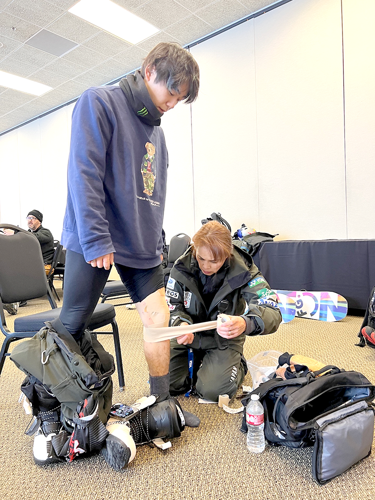 内田トレーナーによるケア風景