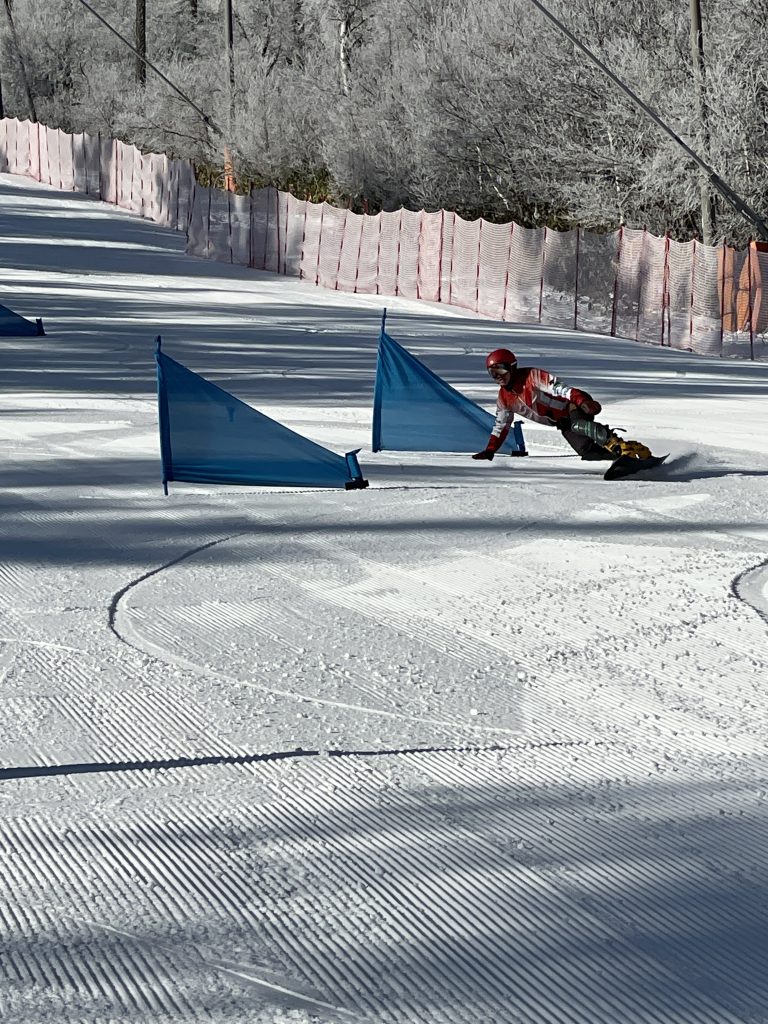 菅平パインビークスキー場での雪上トレーニング（篠原琉佑選手）