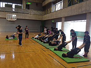 体育館でのコンディショニングトレーニング