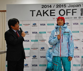 渡部選手も「前回の世界選手権大会では4位だったが、今シーズンはすべての種目で金メダルを狙う」と力強く宣言した