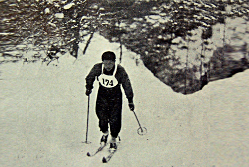 第12回全日本スキー選手権大会、ノルディックコンバインドで優勝した青森林友の山田伸三。山田は1936年のオリンピックでノルディックコンバインド、クロスカントリーに出場した（スキー年鑑第８号より）