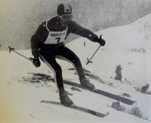 インスブルック五輪・大回転のゴールドメダリスト、フランソワ・ボンリューが全日本に出場し、滑降では圧倒的な強さで優勝した（スキー年鑑第32号）