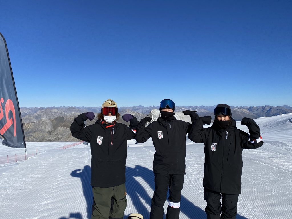 写真6_山頂での選手達