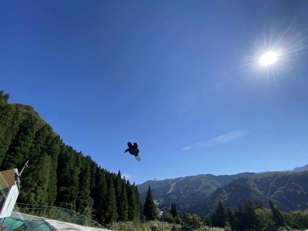 献立を親子で考えている様子