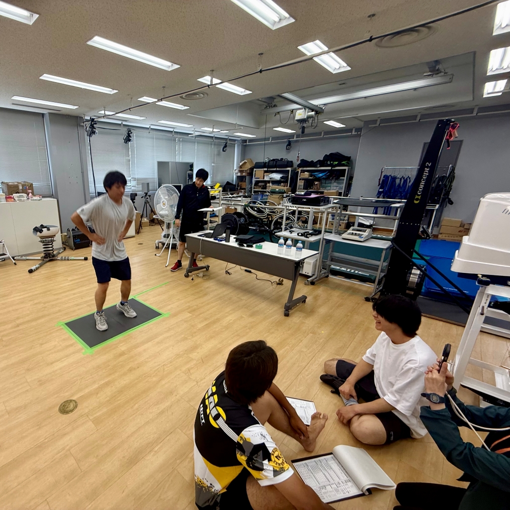 フィジカルチェックを行う平野流佳選手